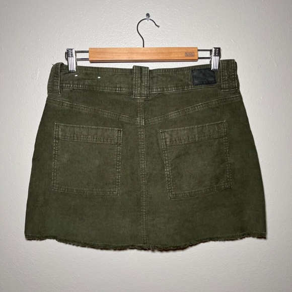 American Eagle Velvet Mini Skirt - Picture 2 of 3